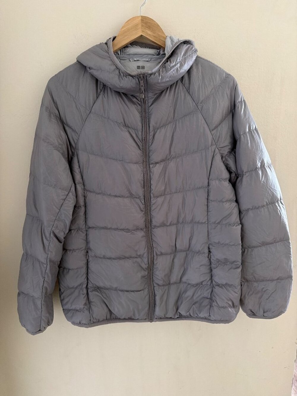 Uniqlo Ultra Light Down Hooded Puffer Jacket Coat Gray Size L